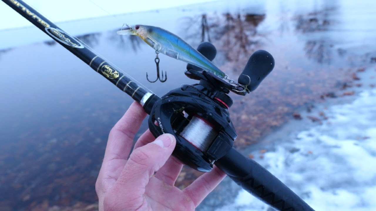 Fishing Moving Baits in a Half Frozen Winter Pond!