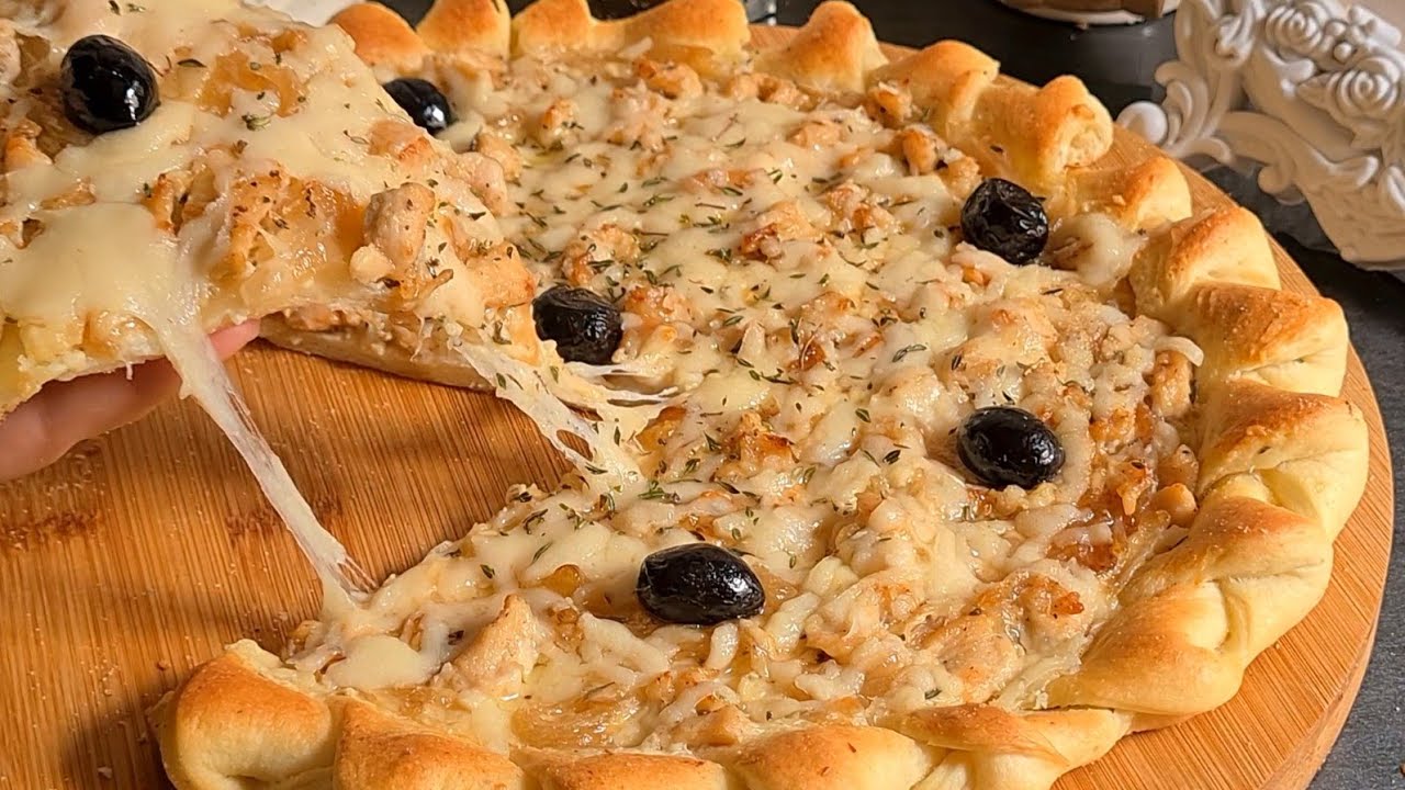 بيتزا بالصلصة البيضاء بدون كريمة بطريقه سهلة  بعجين قطني رمضان 2026⚡️💥🌜