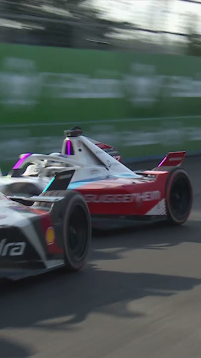 That was BRAVE from Jake Dennis 😯🍿 | #FormulaE #Shorts
