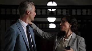 Rollins + Carisi 23x01 Scene 2 (Lipstick on Carisi's collar)