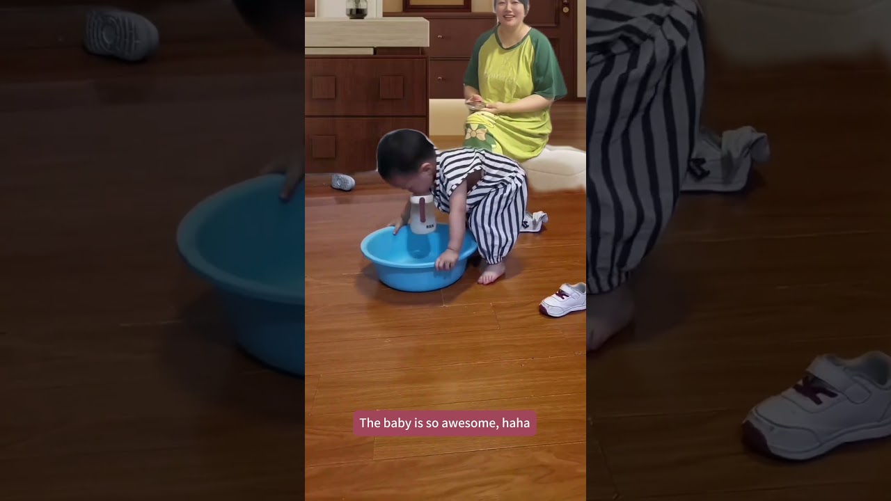 The baby is so awesome, haha./ 아기가 정말 대단해요 하하 😆
