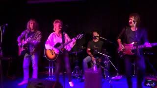 Teri Sullivan & Spirit of Smokie - Stumblin' In with Graham Kearns