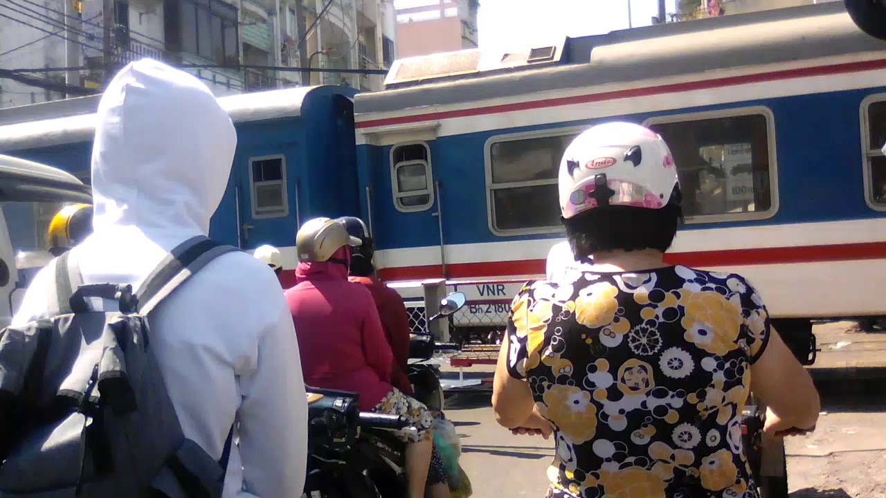 Video 257.  Slow train.  On way to CMT8.