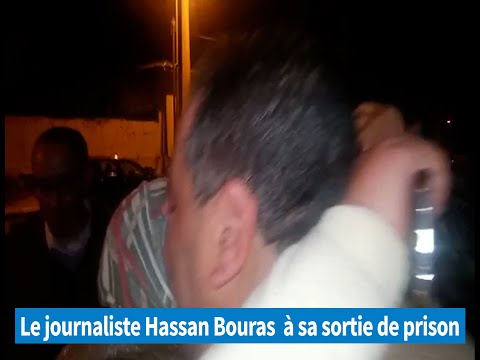 Le journaliste Hassan Bouras à sa sortie de prison