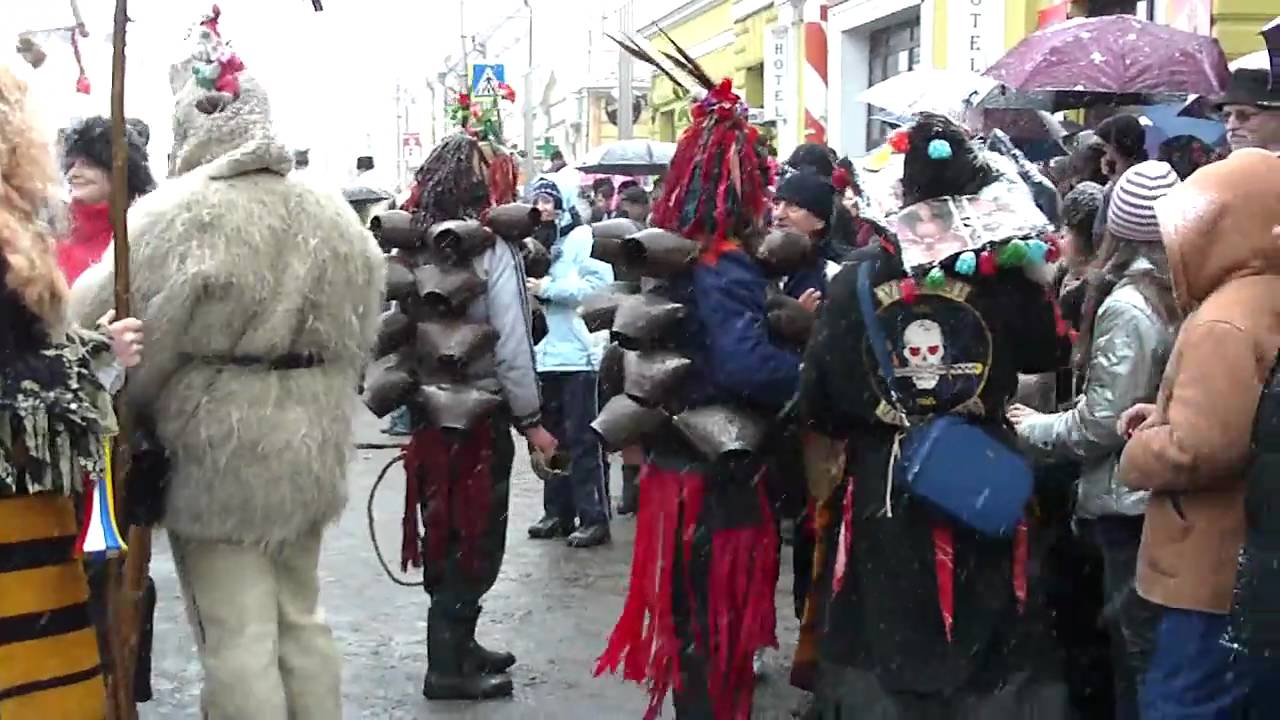 datini si obiceiuri de iarna [3]