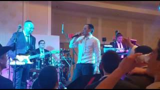 Awesome Video Of Chosson Singing With His Wedding Band