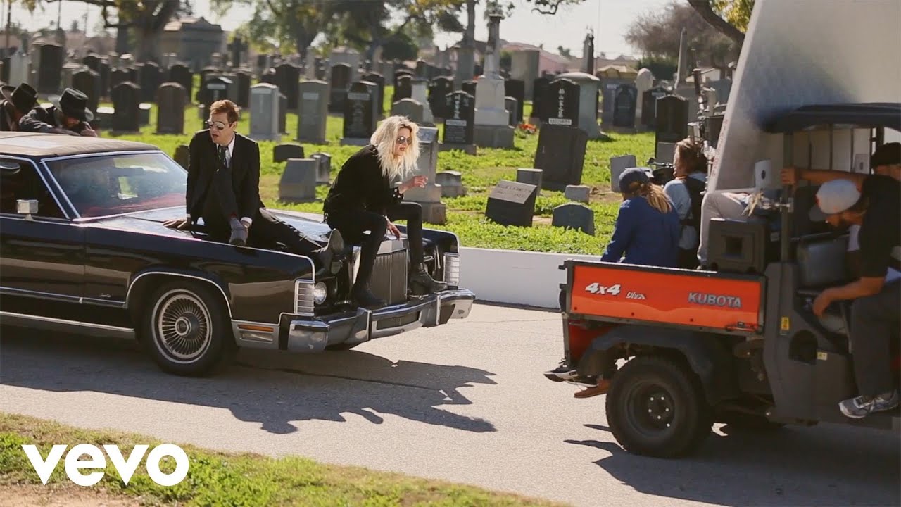The Kills - Doing It To Death (Behind The Scenes) - YouTube