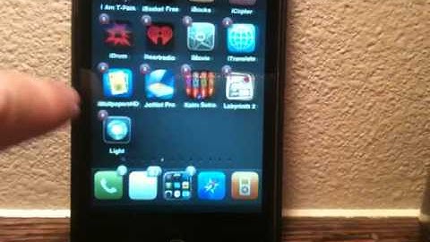 How To: Make Folders On iOS 4 Easily!