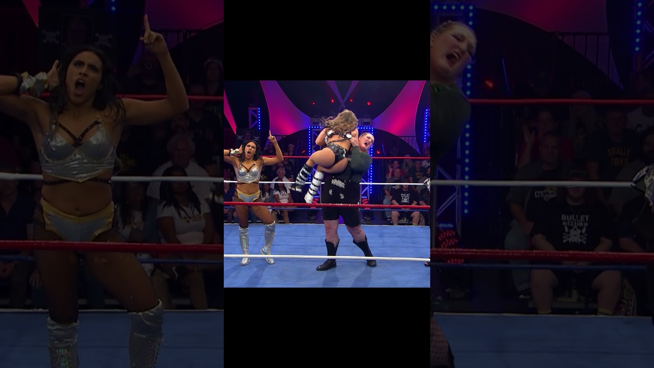 Gretta's MASSIVE CHOKESLAM!