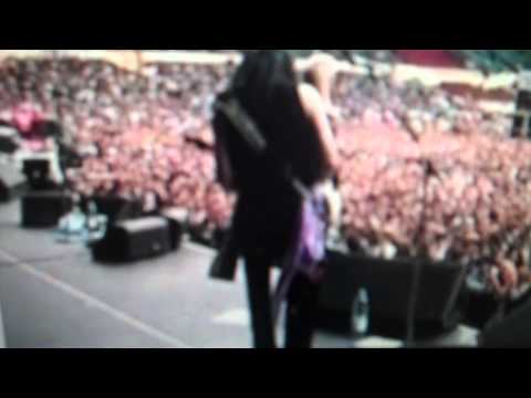 and-the-crowd-roars......