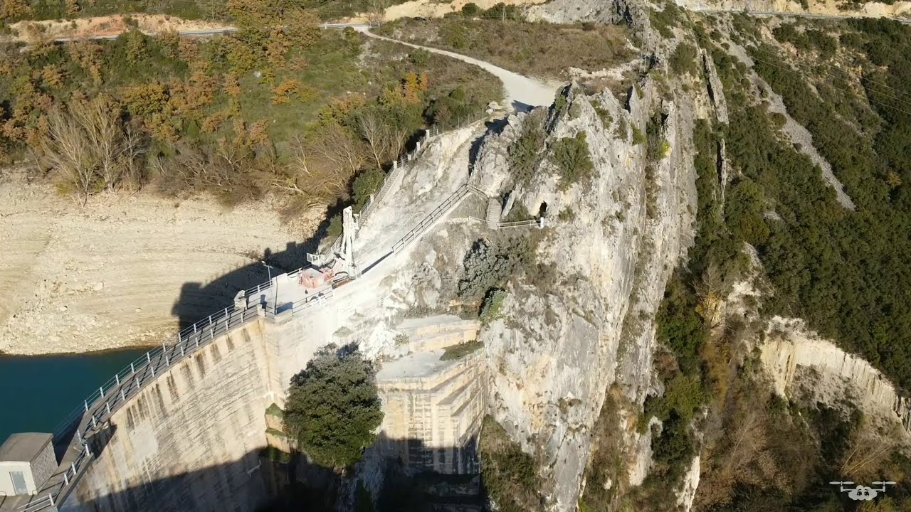 Pantano de Alloz (Otoño 2020) a vista de dron (Navarra) - [DJI Mavic Mini] - Drone footage cinematic