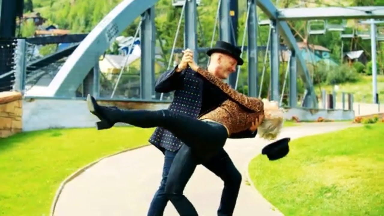 Fugitive Dust - Rich Wyman & Lisa Needham (Official Music Video)