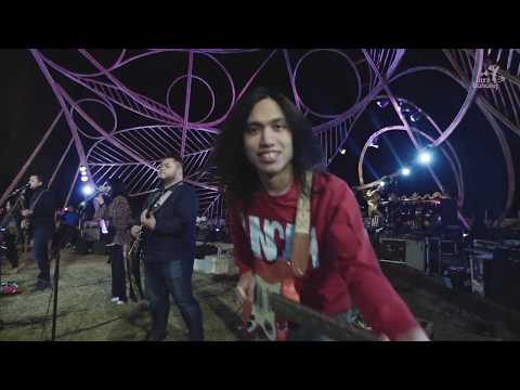 Barasuara - Api dan Lentera live at Jazz Gunung Bromo 2018