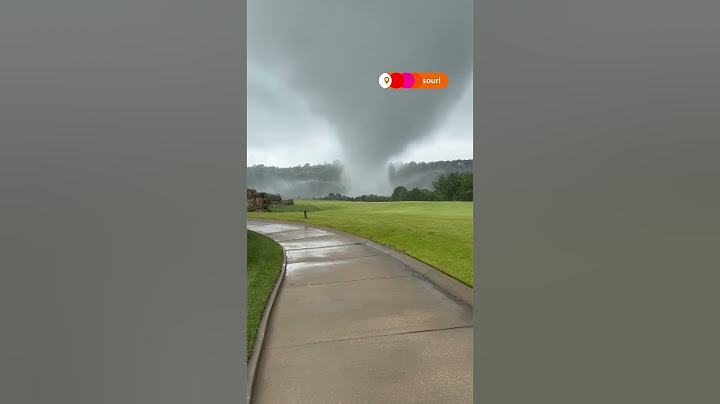 Golfers capture tornado touchdown at Missouri course | REUTERS