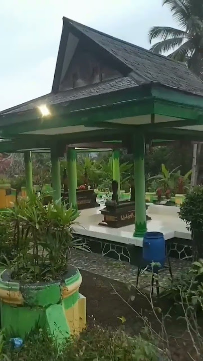 Terkejut!! Kondisi Makam Nike Ardilla Sekarang