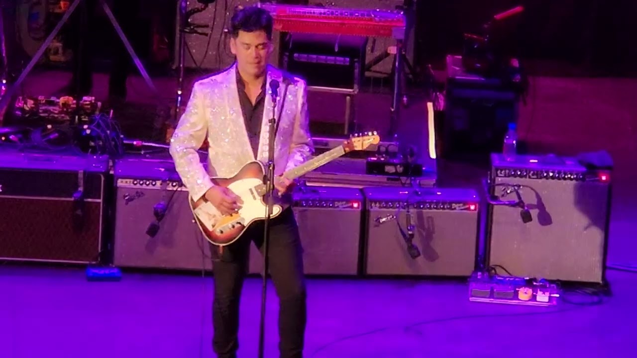 Dwight Yoakam - Pocket of a Clown