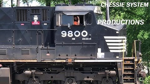 [NS]9800 D9-44CW & 9314 D9-44CW Leads Z675-24 EB As They Cross The A & Y Diamond In Fay NC