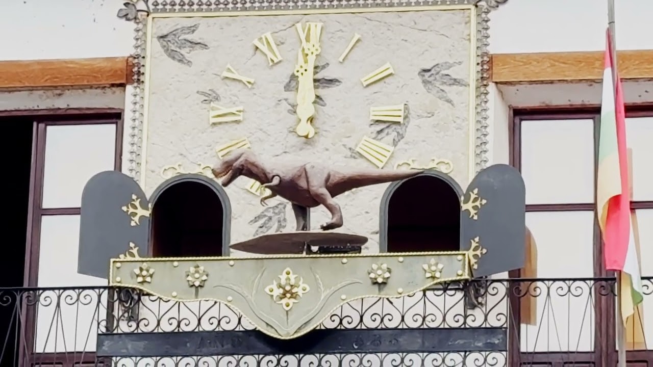 EL RELOJ DEL DINOSAURIO: EL RUGIR DEL TIEMPO EN ENCISO LA RIOJA