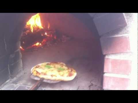 Pizza selber backen im Holzofen (Steinofen)