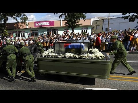 Кортеж с прахом Фиделя Кастро прибыл в Сантьяго-де-Кубу
