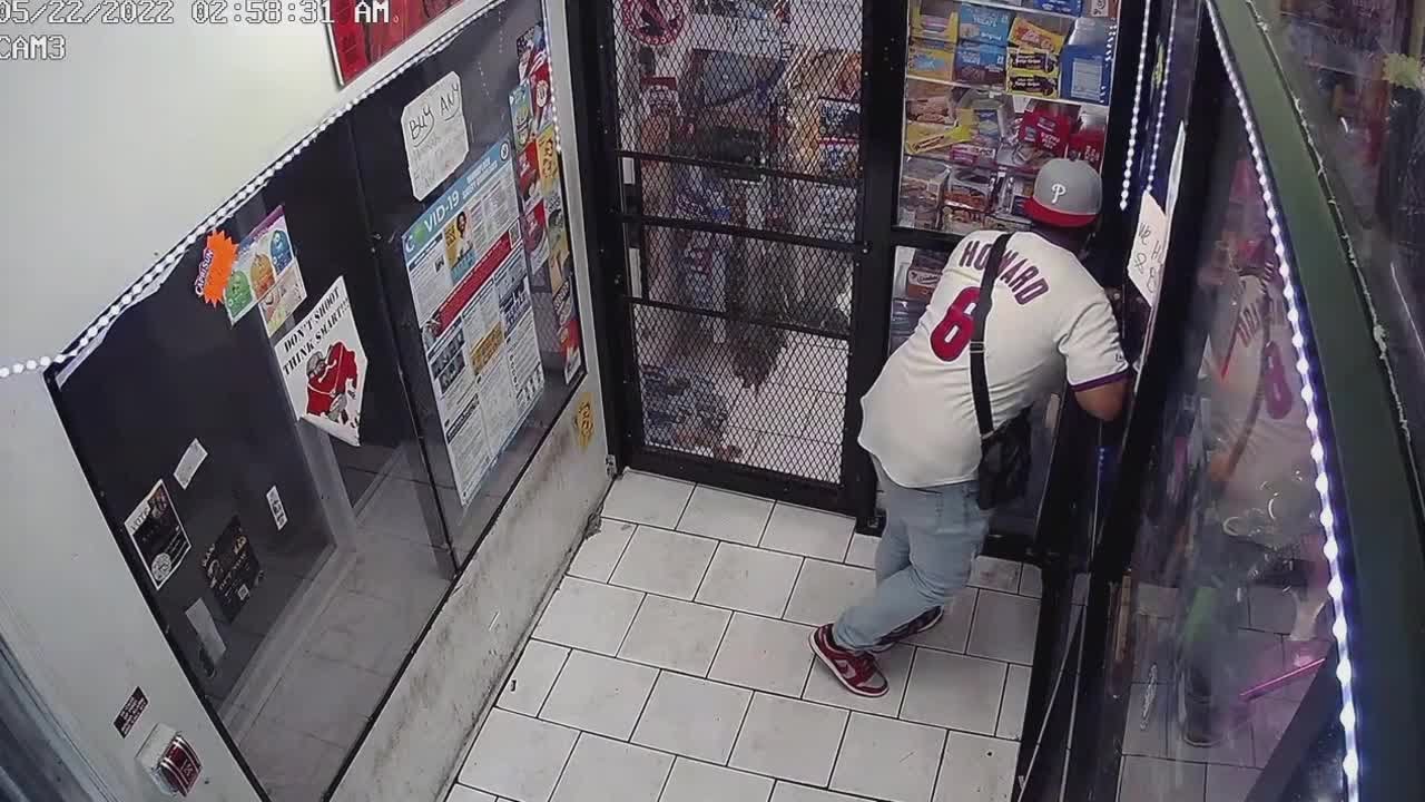 Police offer $20,000 reward in search for homicide suspect caught on ...