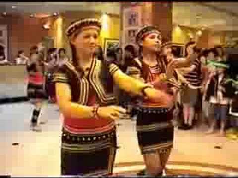 Aboriginal Bunun Dancing from Hotel Tilun Hot Spri...