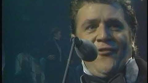 Michael Ball as Marius sings Empty Chairs at Empty Tables, 1995