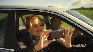 WHAT is she taking photos of? // LOL ComediHa! screenshot 3