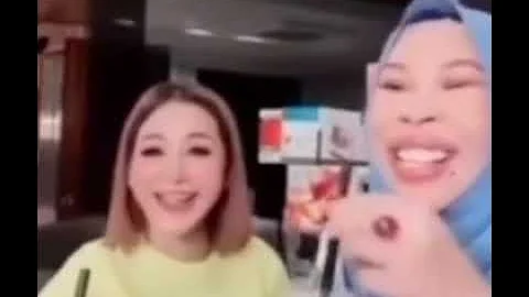 Stan Twitter: two girls laughing