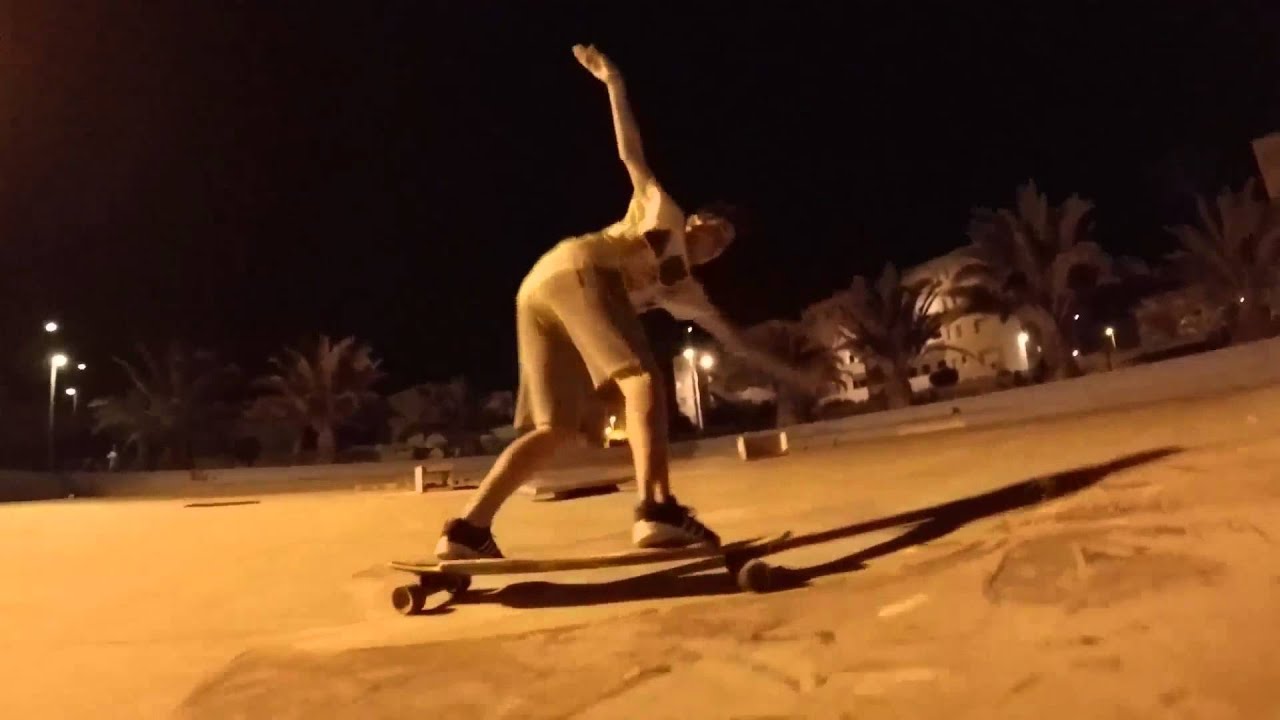 Jordan García - longboard paseo nocturno