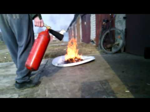 Углекислотный  огнетушитель  ОУ -5 .Carbon dioxide fire extinguisher