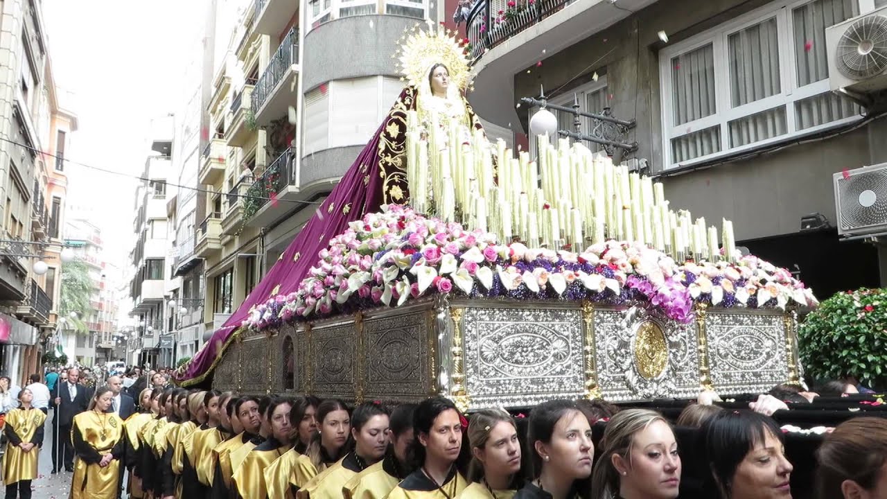 Virgen de la Victoria Elche, 25 Aniversario. Petalada c/Hospital