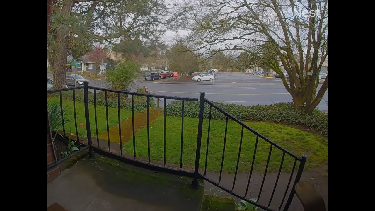 Box truck plows into vehicles at Southeast Trader Joe's