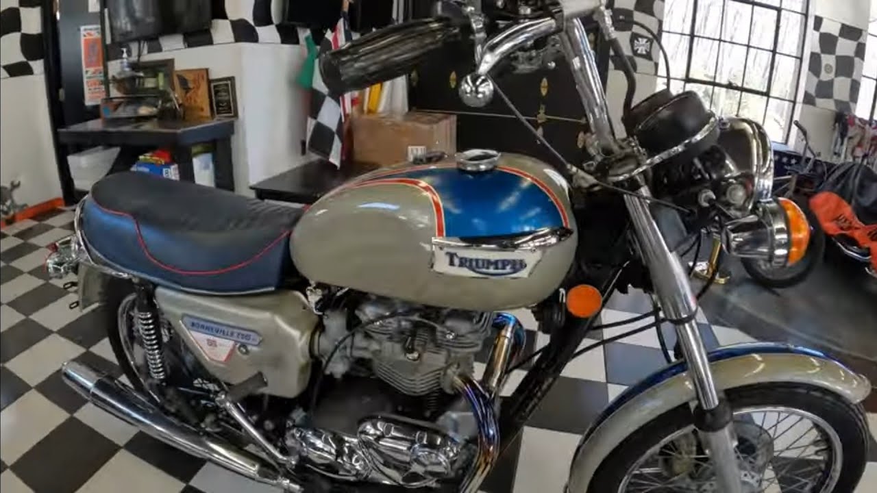 1977 TRIUMPH 750 SILVER  JUBILEE LIMITED PRODUCTION 1 OF 1000 MADE