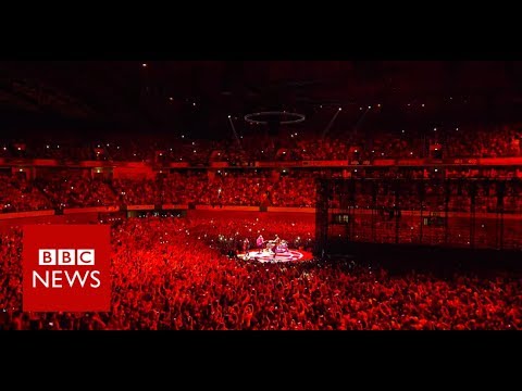 Take a tour of U2's ground-breaking stage - BBC News