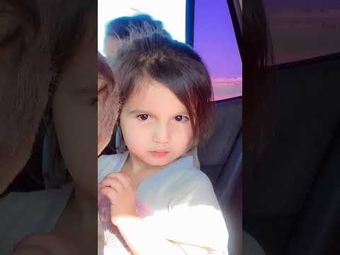 نظرتها تقول لا تضحك علي أنا أفهم أكثر مما تتوقع