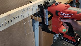 Impressive Milwaukee M18 FUEL Cordless Utility Fencing Stapler Kit