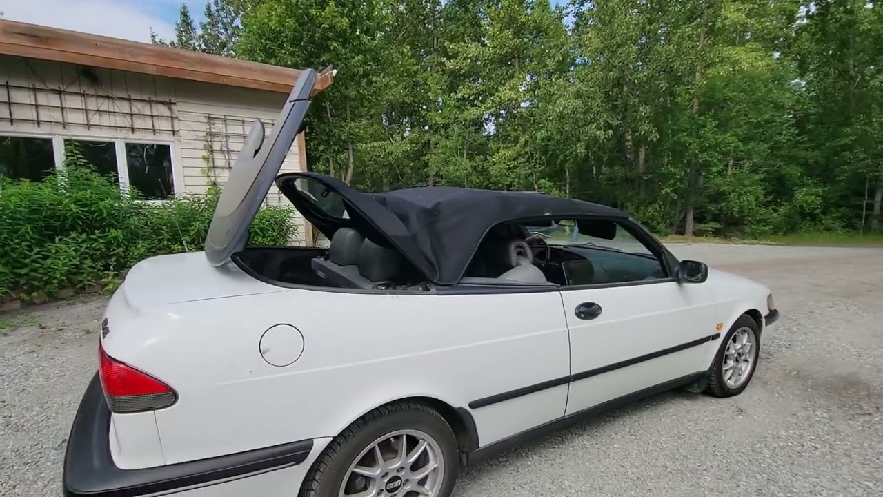 1996 Saab 900 - Rabbit Creek Estate Auction