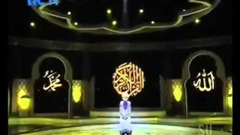 طفل من إندونيسيا يتلو القرآن الكريم ما شاء الله