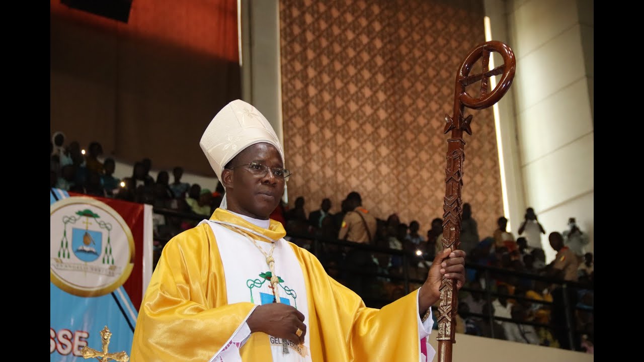 Archevêque Chant du CREDO Intronisation Mgr Robert CISSE Oct2024