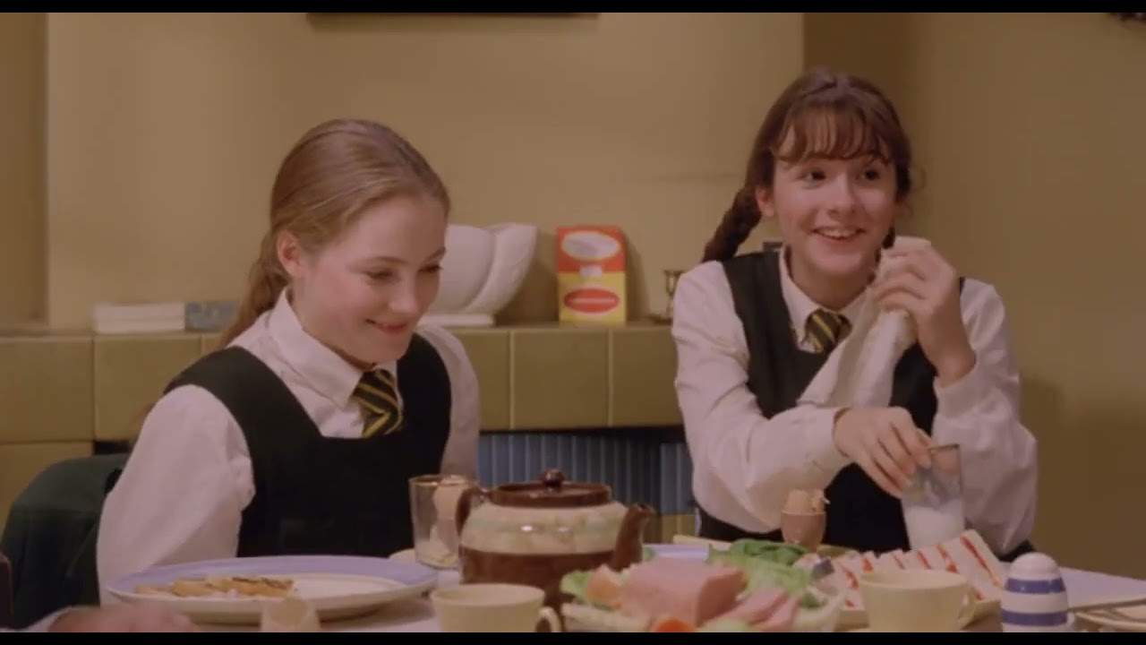 Laura Sadler I Intimate Relations