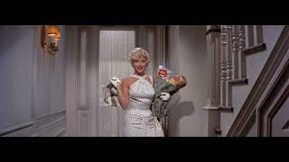 Marilyn Monroe 1955 Yaz Bekarı Filmi Kendimi Aptal Gibi Hisediyorum Sahnesi Türkçe Dublaj