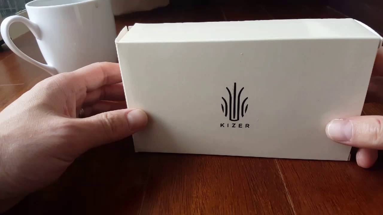 Kizer Escort Bladesmith  (designed by Dirk Pinkerton)