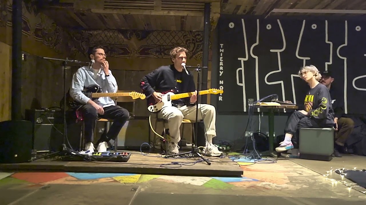 Ten Hands High - concert intro (Sofar #1) London, UK