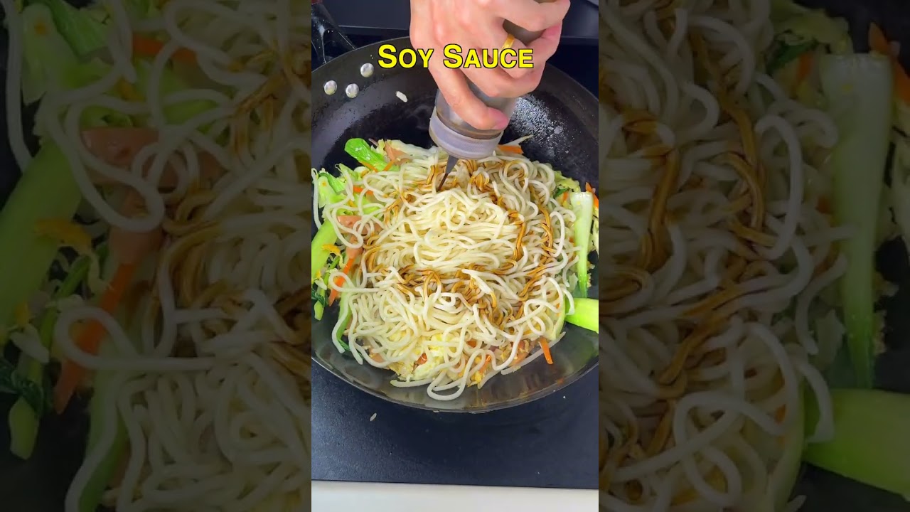 Ham Veggie Egg Fried Noodles 🤔🍜  #AsianCuisine #FriedNoodles #NoodleLovers