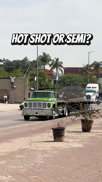 Hot Shot or a Semi truck? #trucking #cdl #trucker #flatbed #trailer #classic #oldschool