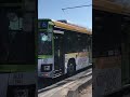 自己中にも程があるぞ。重症患者を乗せた救急車が病院到着!だが、路上駐車中の車が邪魔で立ち往生?!バスがクラクション炸裂?!