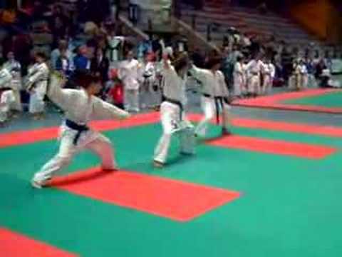 White Dragon Karate Spotorno - Kata Jion a squadre