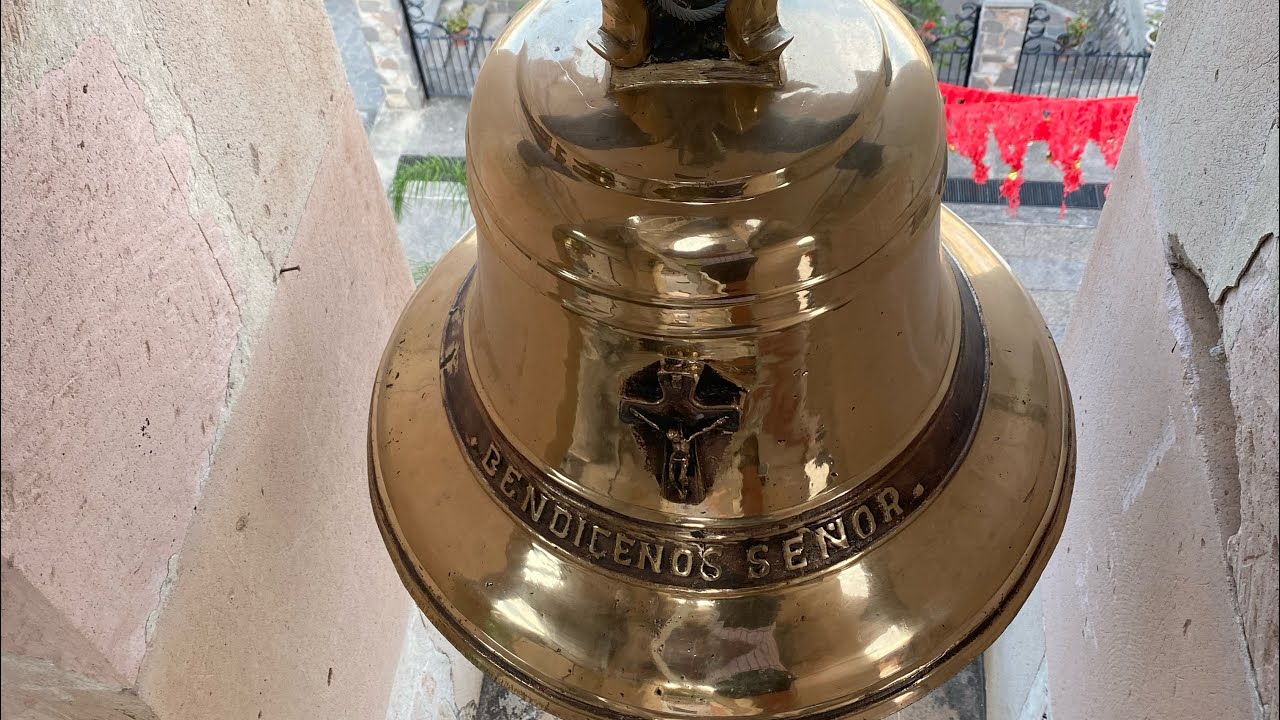 Repique de campanas en la capilla de Guadalupe en Yahualica Jalisco 