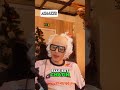 Elle a une écharpe blanche et un petit chien #anyme #videos video #drôle #mami #nouveau #tendance